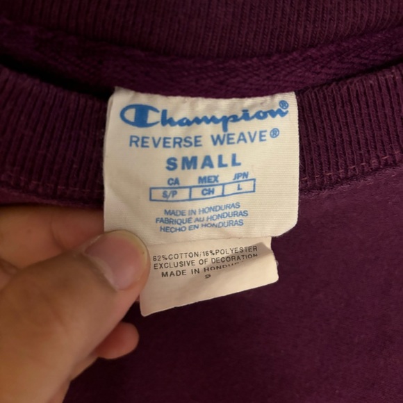 Women 100% authentic Champion Crewneck L/S Sweater size Small Solid Purple - Picture 4 of 4